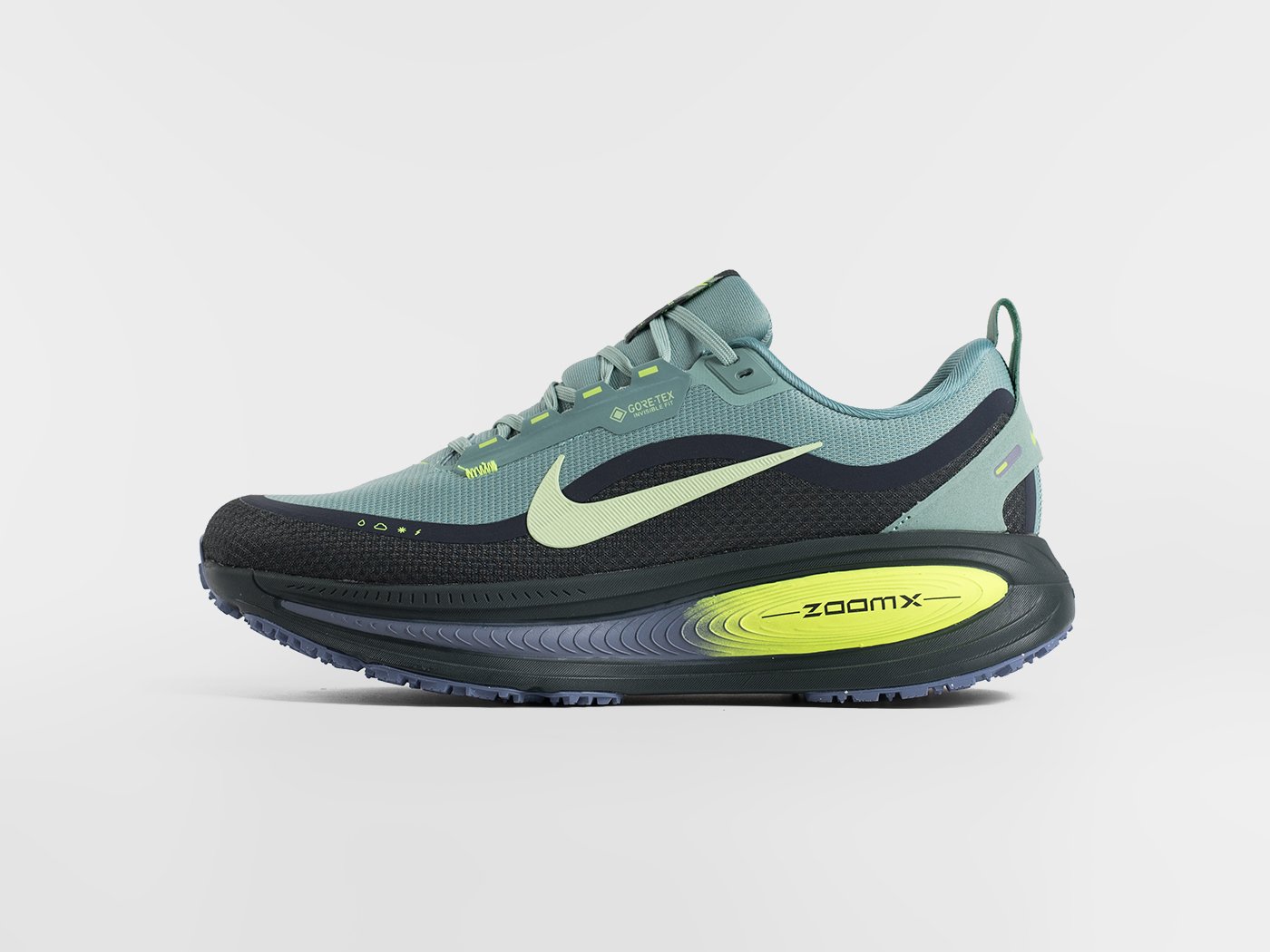 Кроссовки Nike Vomero 18