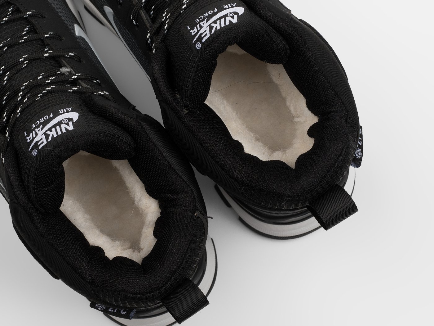 Зимние кроссовки Nike Rivah Mid