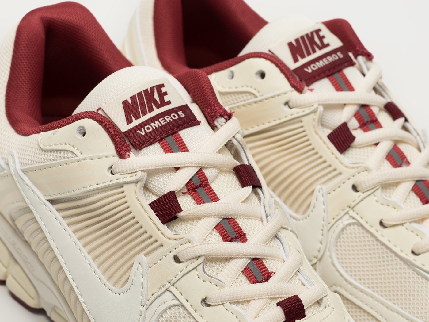 Кроссовки Nike Air Zoom Vomero 5