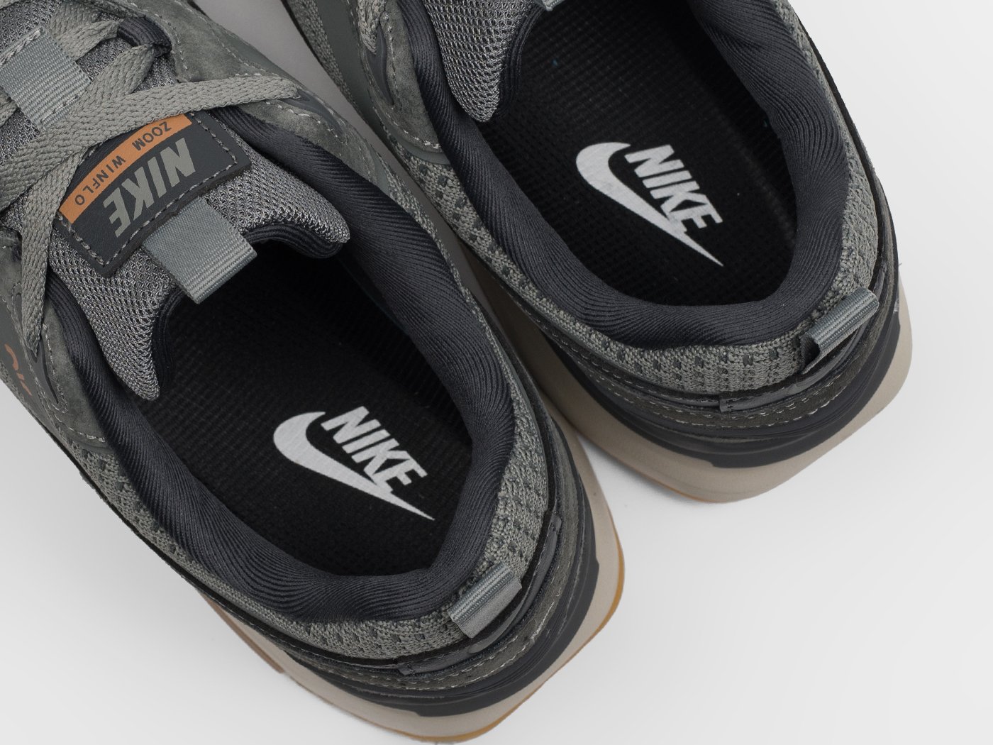 Кроссовки Nike