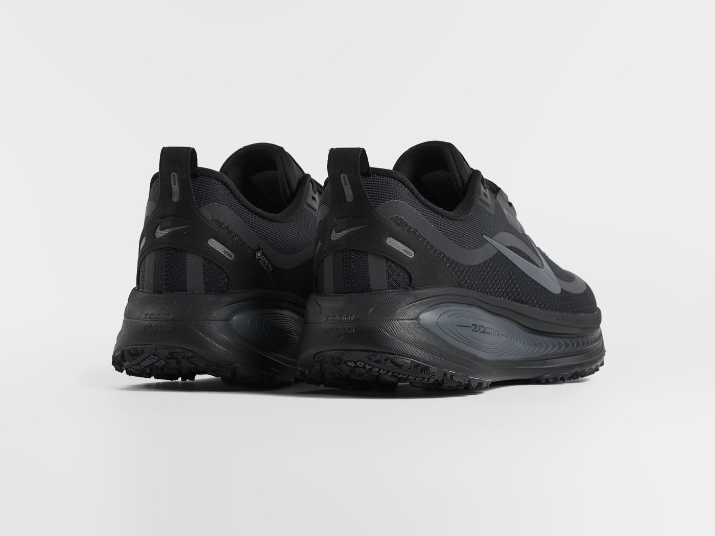 Кроссовки Nike Vomero 18