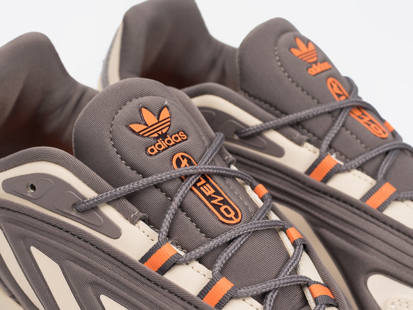 Кроссовки Adidas Ozelia