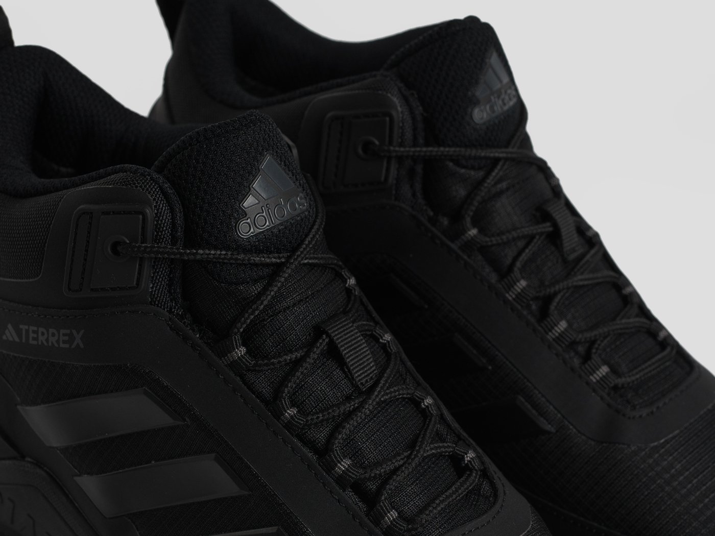 Кроссовки Adidas Terrex Swift R3 Mid