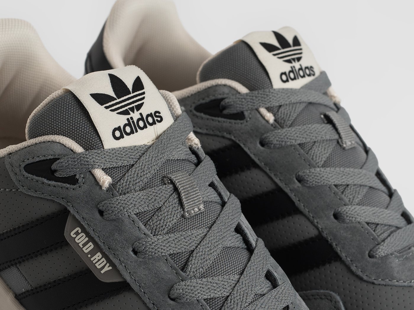 Кроссовки Adidas Retropy F2