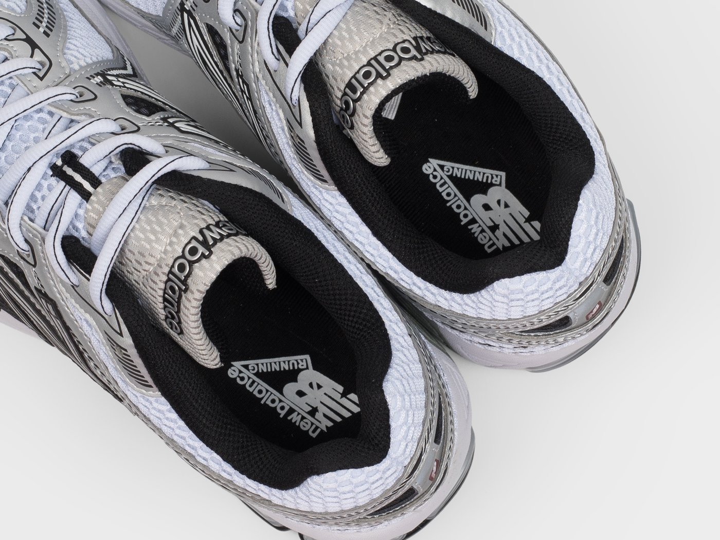Кроссовки New Balance 860v2