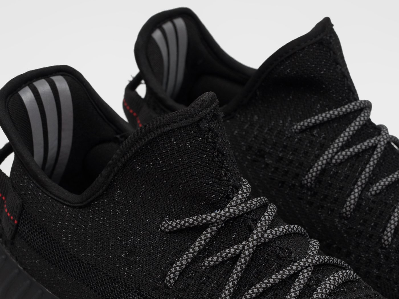 Кроссовки Adidas Yeezy 350 Boost v2