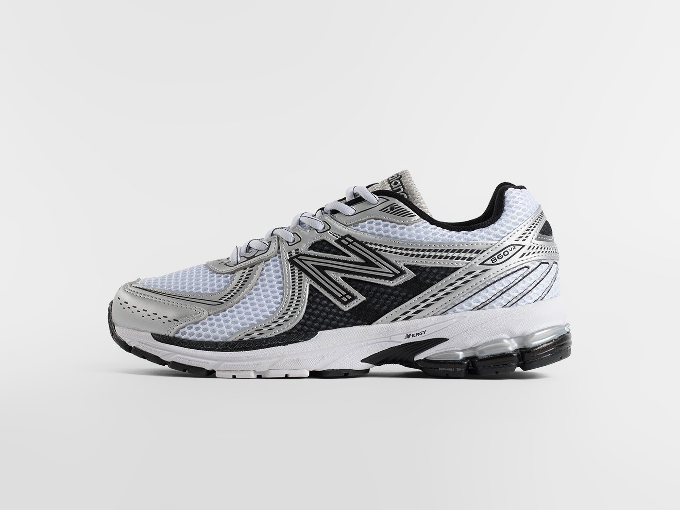 Кроссовки New Balance 860v2