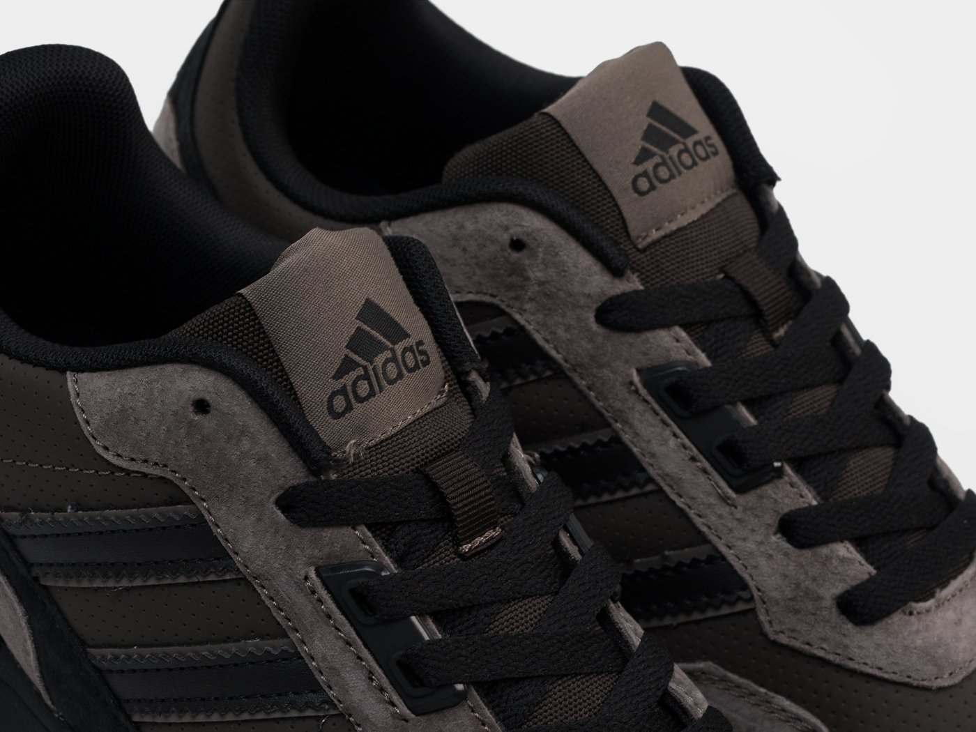 Кроссовки Adidas