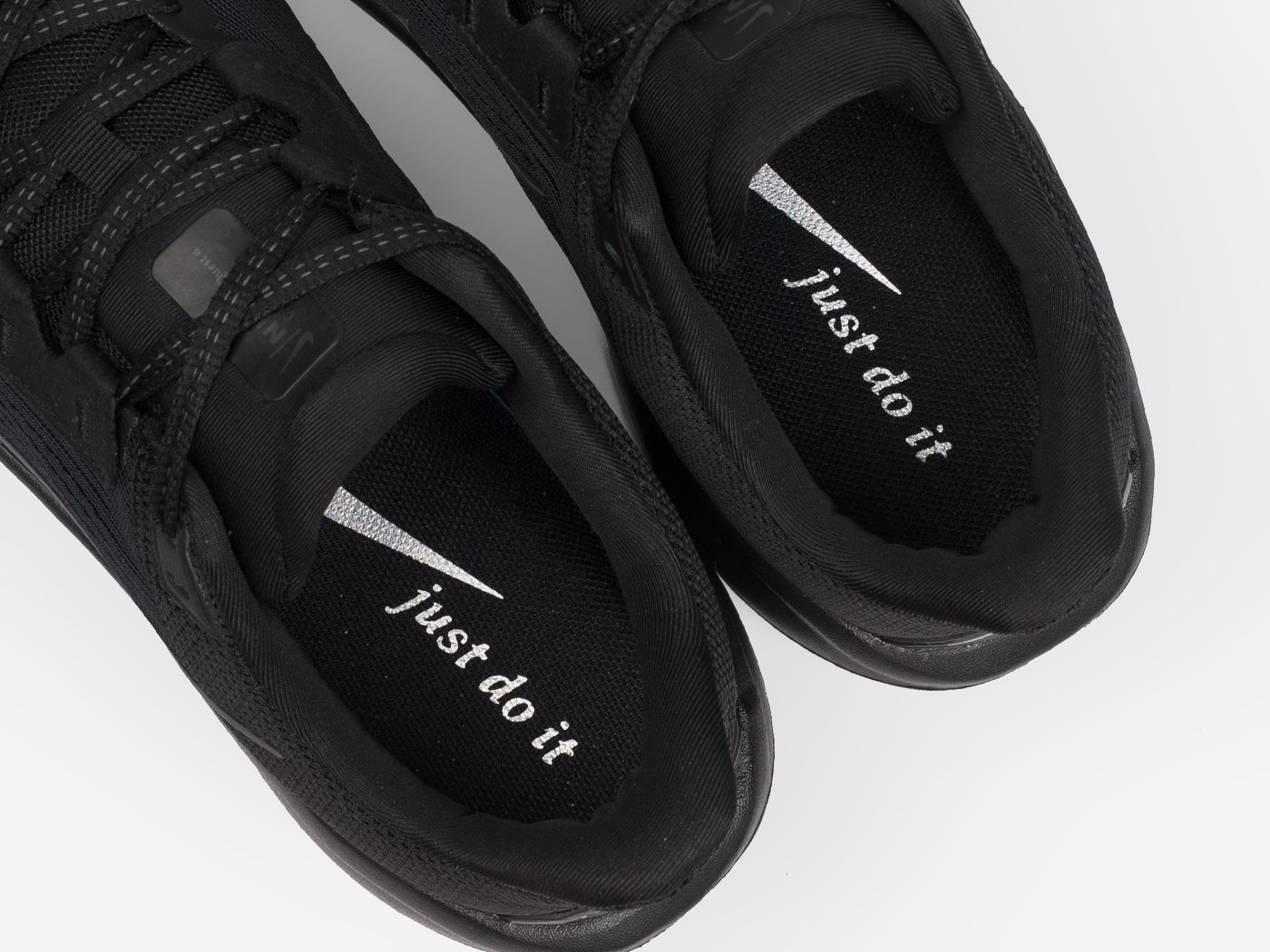 Кроссовки Nike