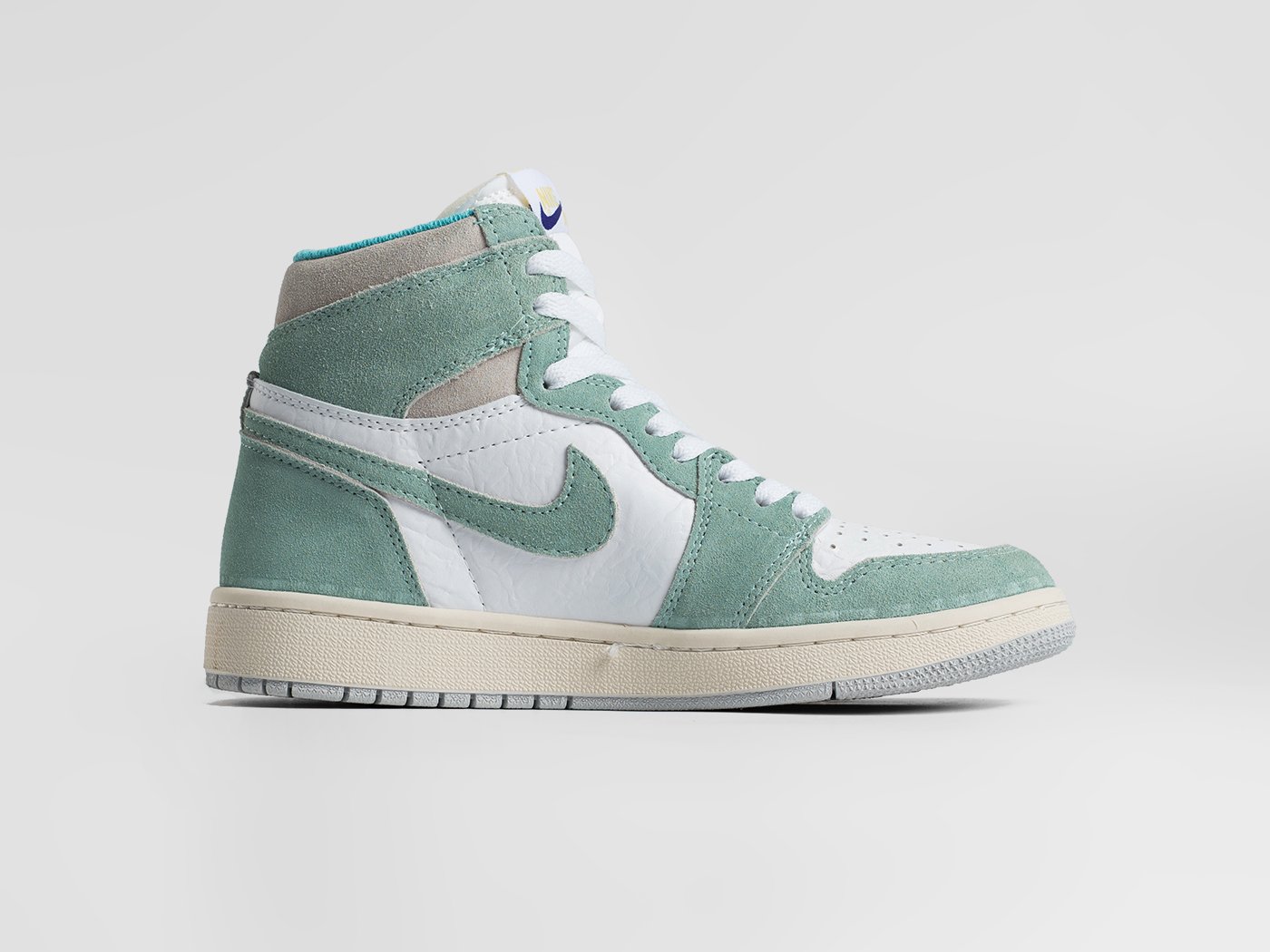 Кроссовки Nike Air Jordan 1 Mid