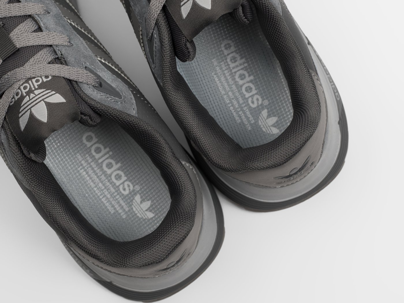 Кроссовки Adidas Retropy F2