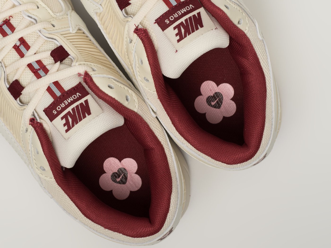 Кроссовки Nike Air Zoom Vomero 5
