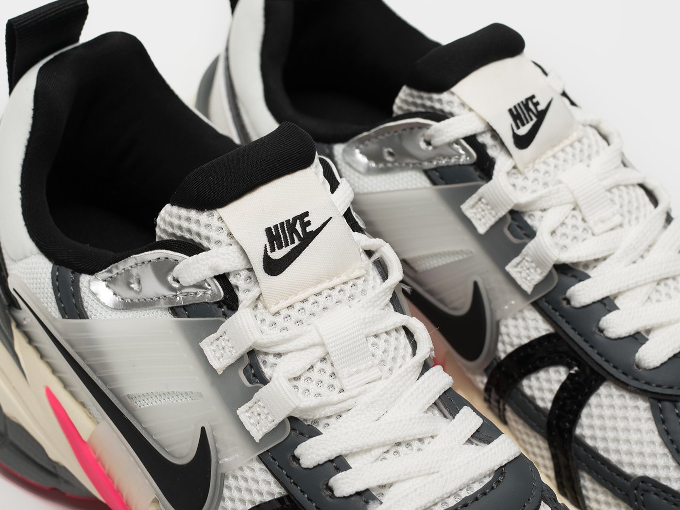 Кроссовки Nike V2K Run