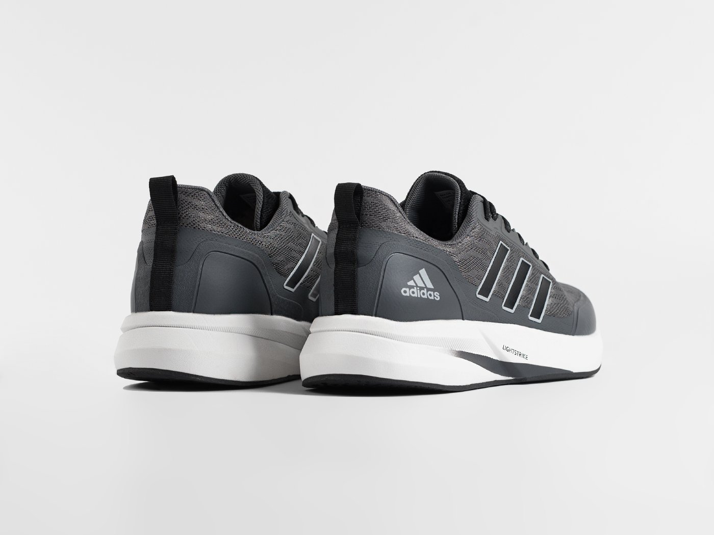 Кроссовки Adidas