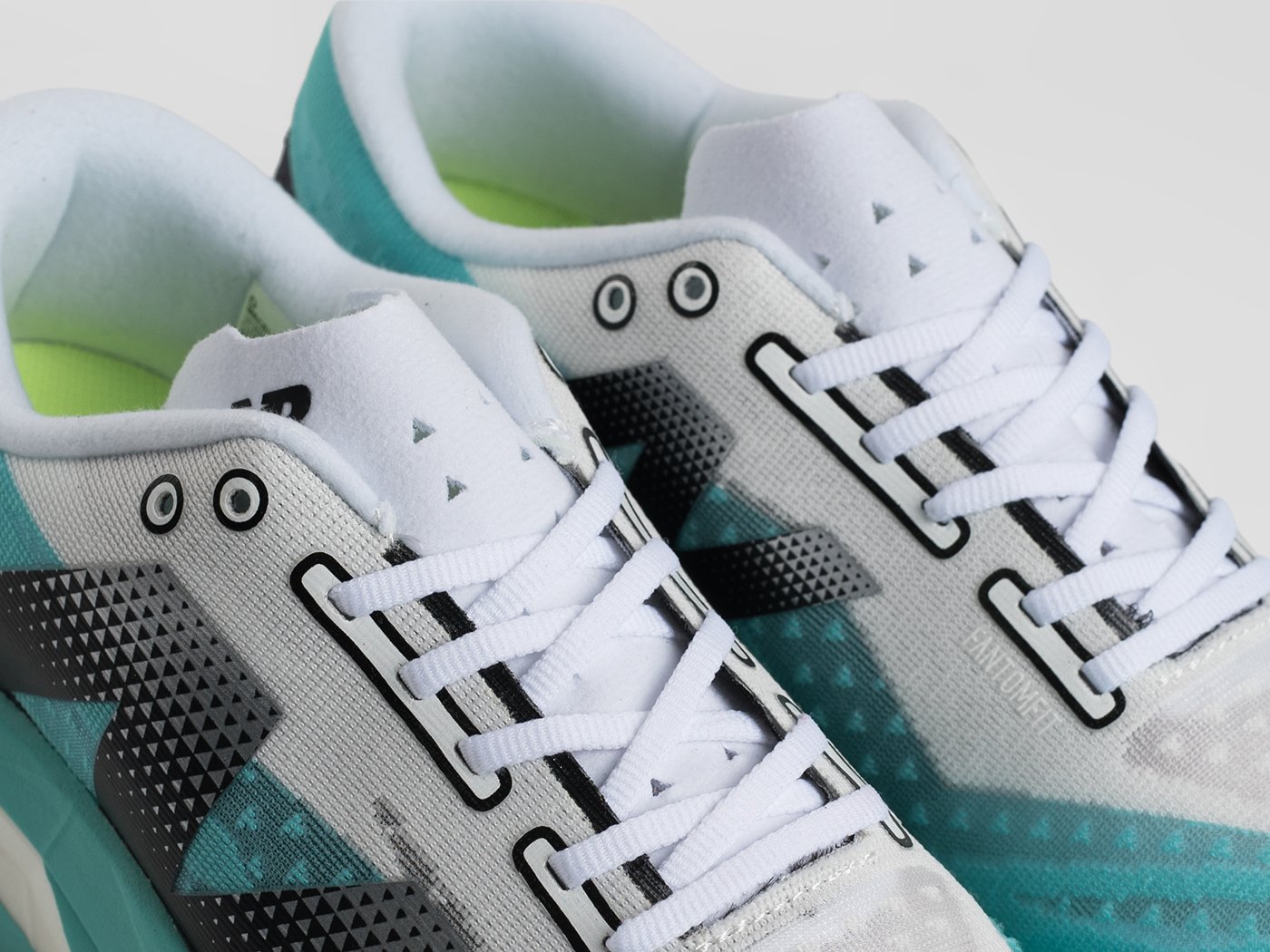 Кроссовки New Balance FuelCell Rebel V4