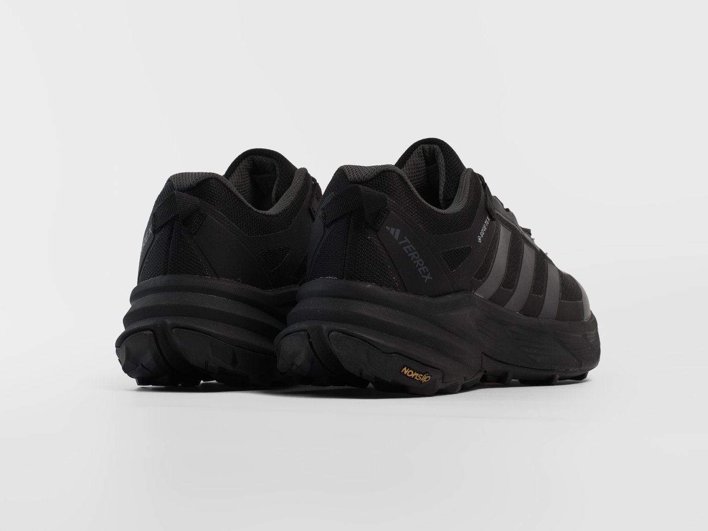 Кроссовки Adidas Terrex FREEHIKER 3