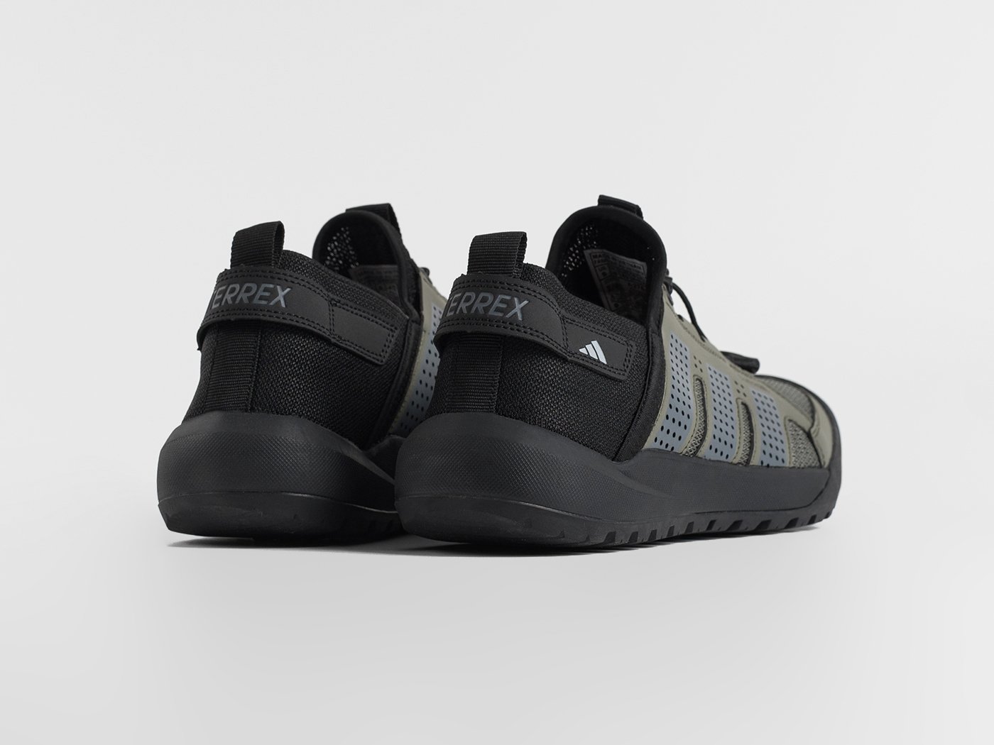 Кроссовки Adidas Daroga 25