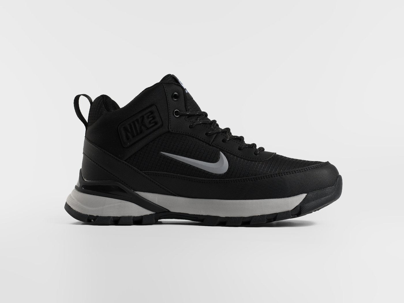 Зимние кроссовки Nike Rivah Mid