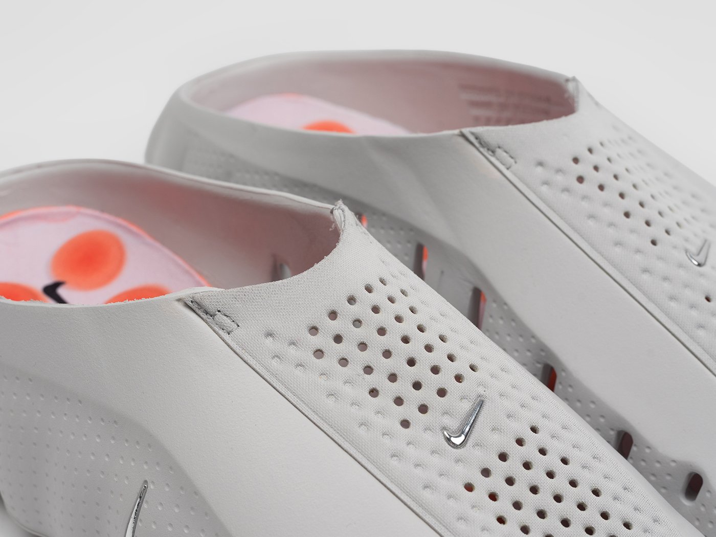 Сланцы Nike Mind 001