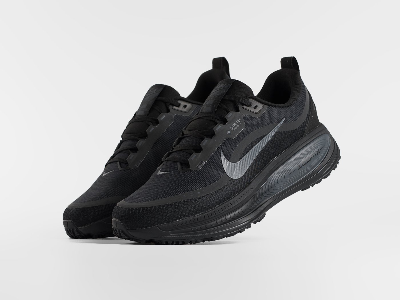 Кроссовки Nike Vomero 18
