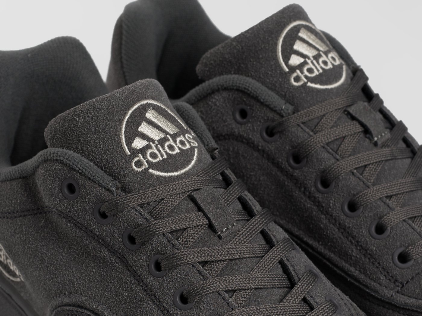 Кроссовки Adidas