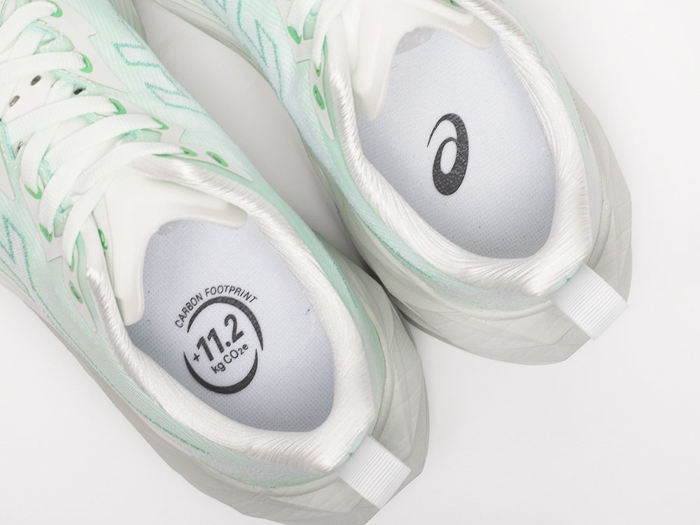 Кроссовки Asics Novablast 4
