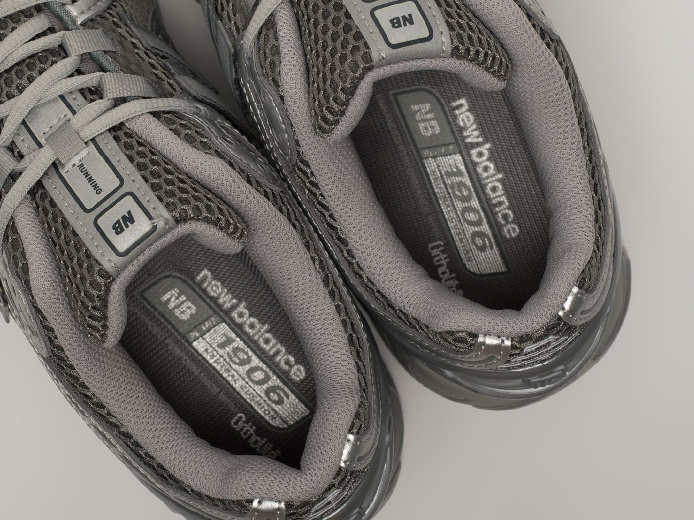Кроссовки New Balance 1906R