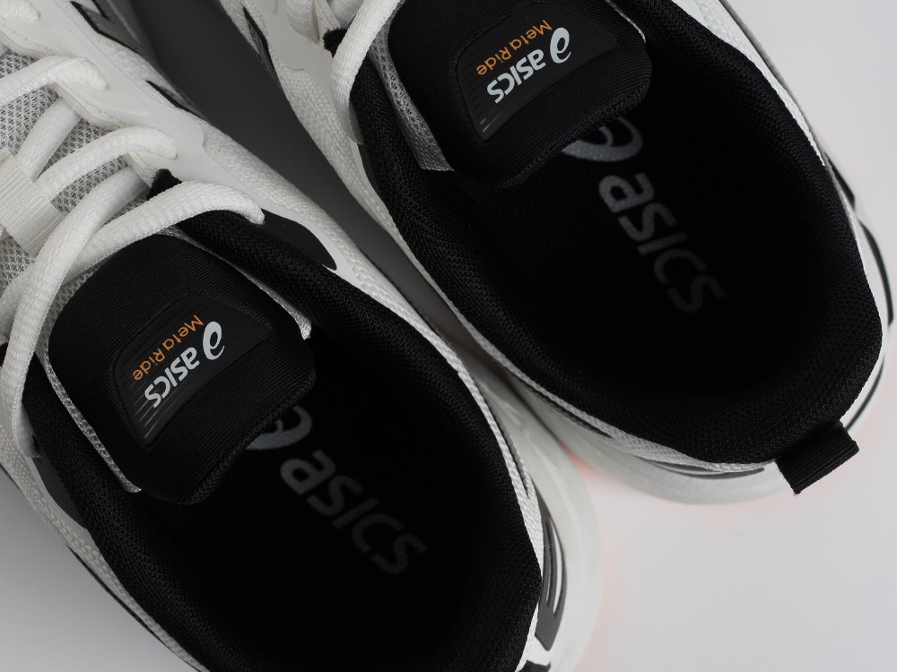 Кроссовки Asics