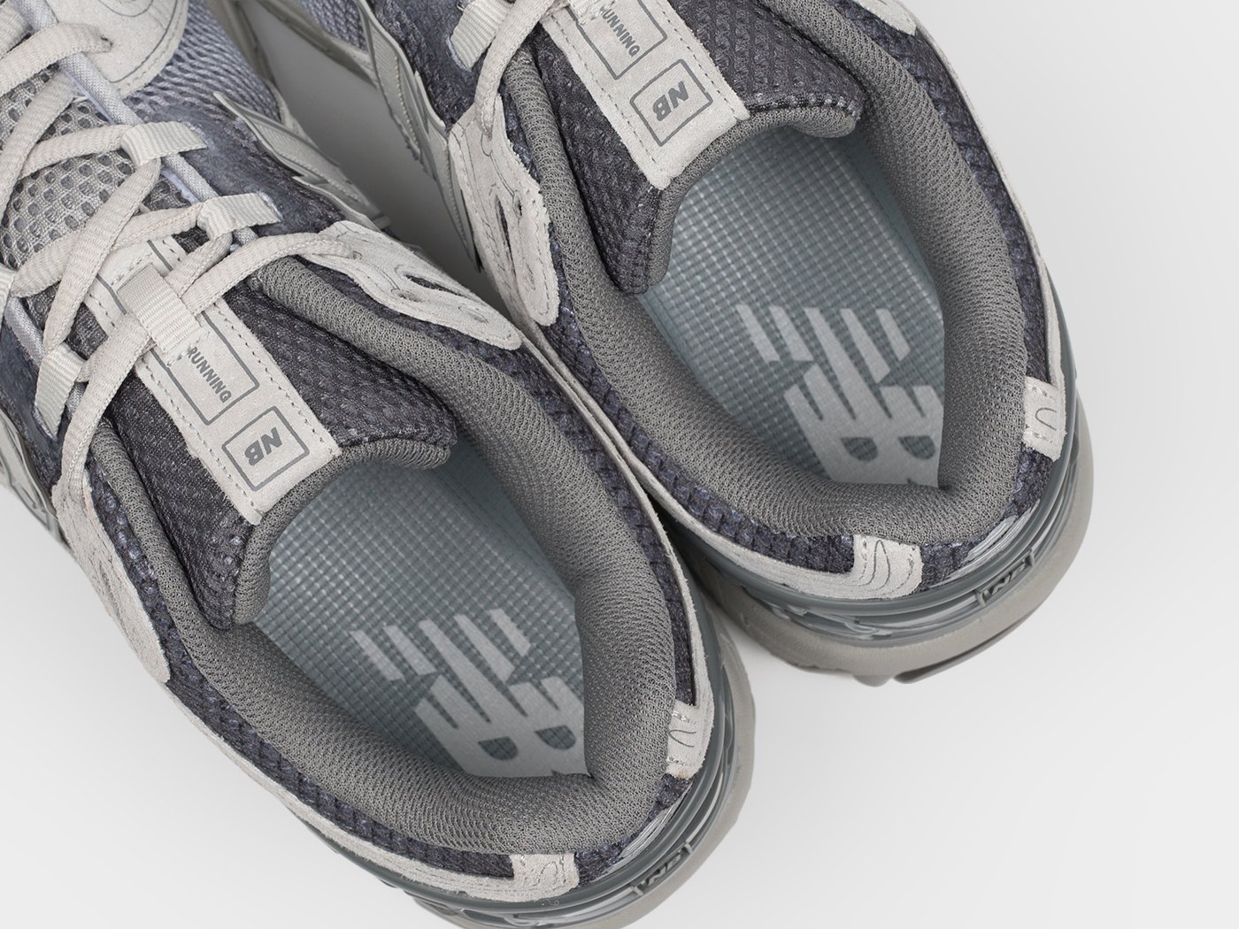Кроссовки New Balance 1906R