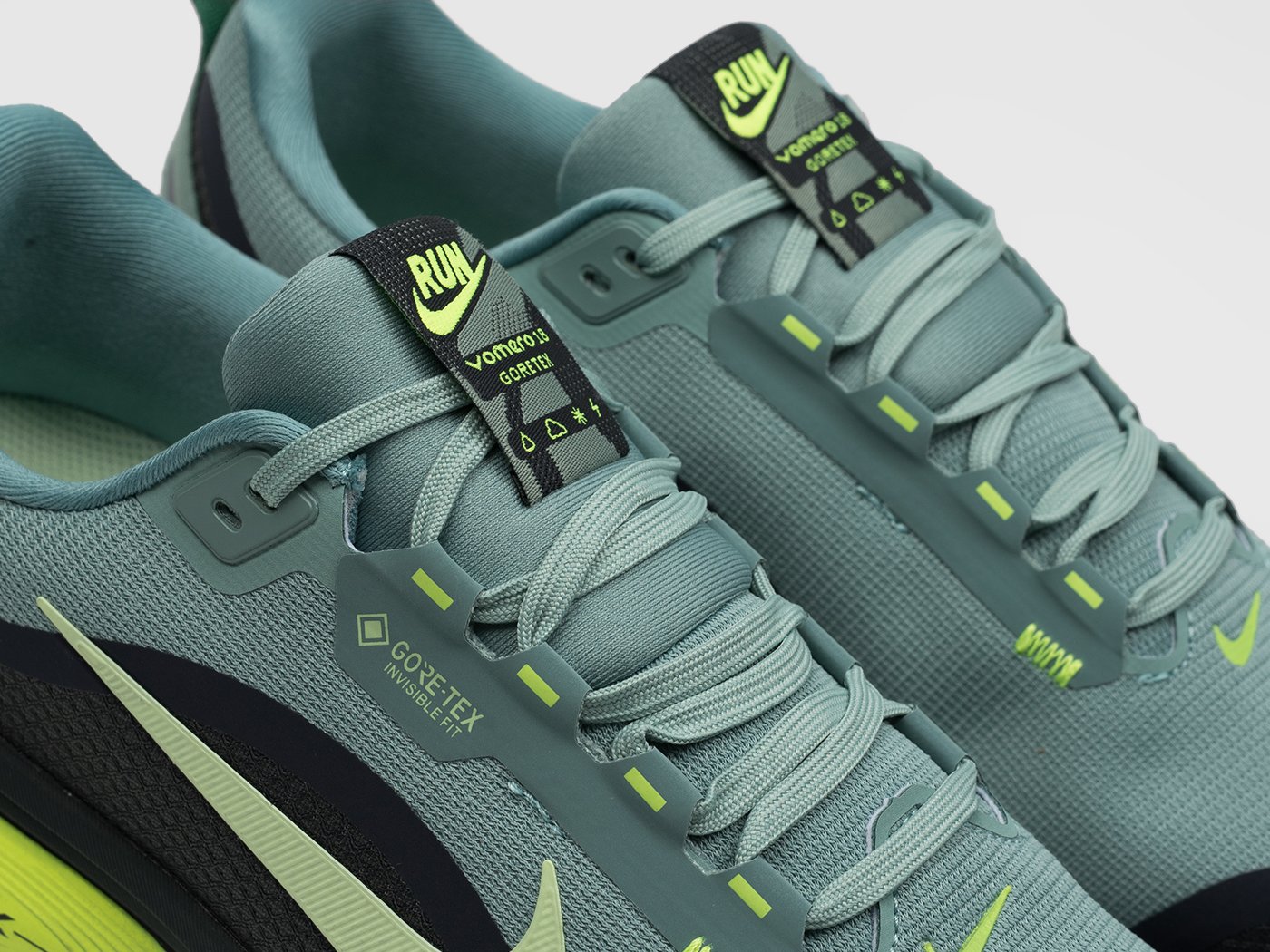 Кроссовки Nike Air Zoom Vomero 18
