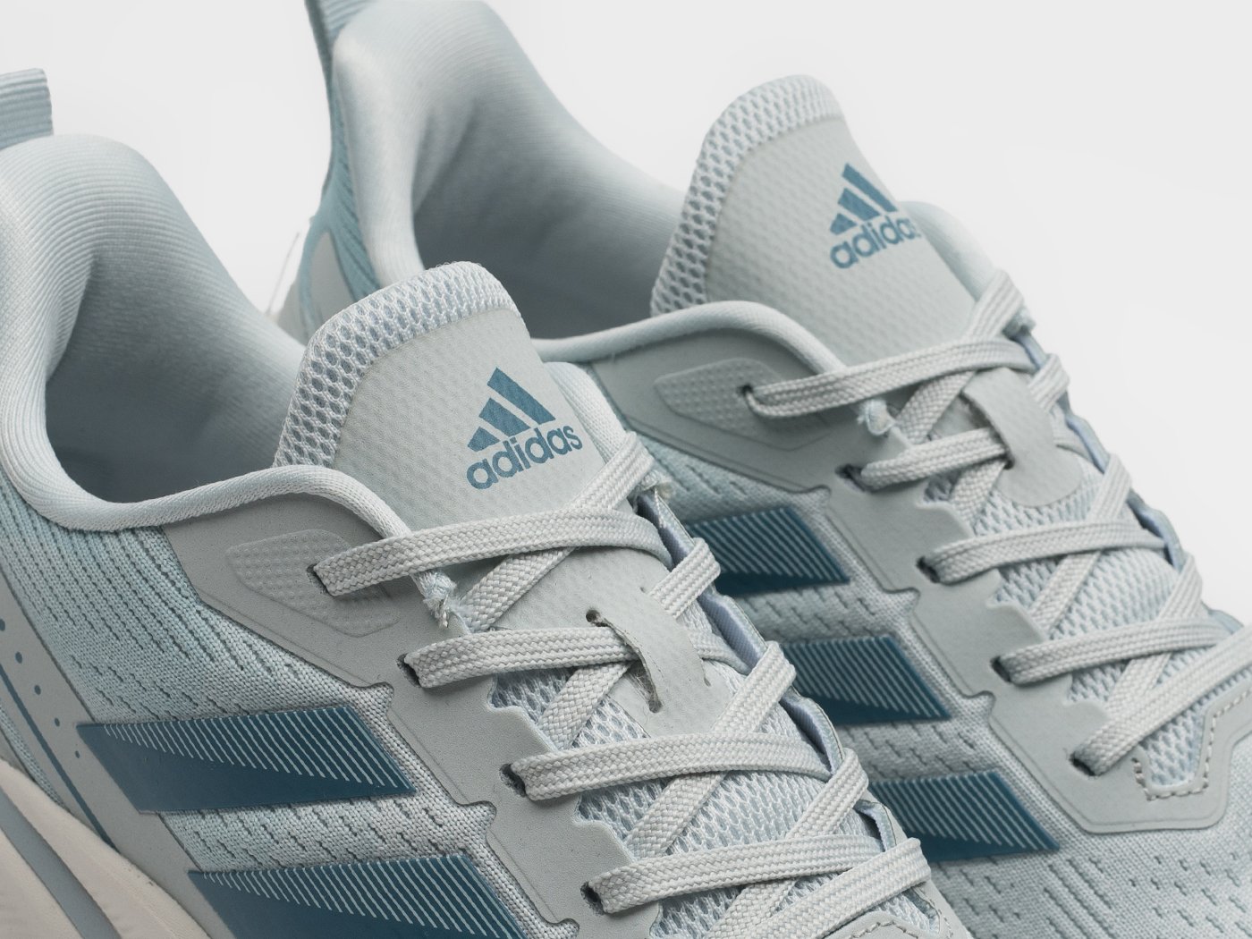 Кроссовки Adidas
