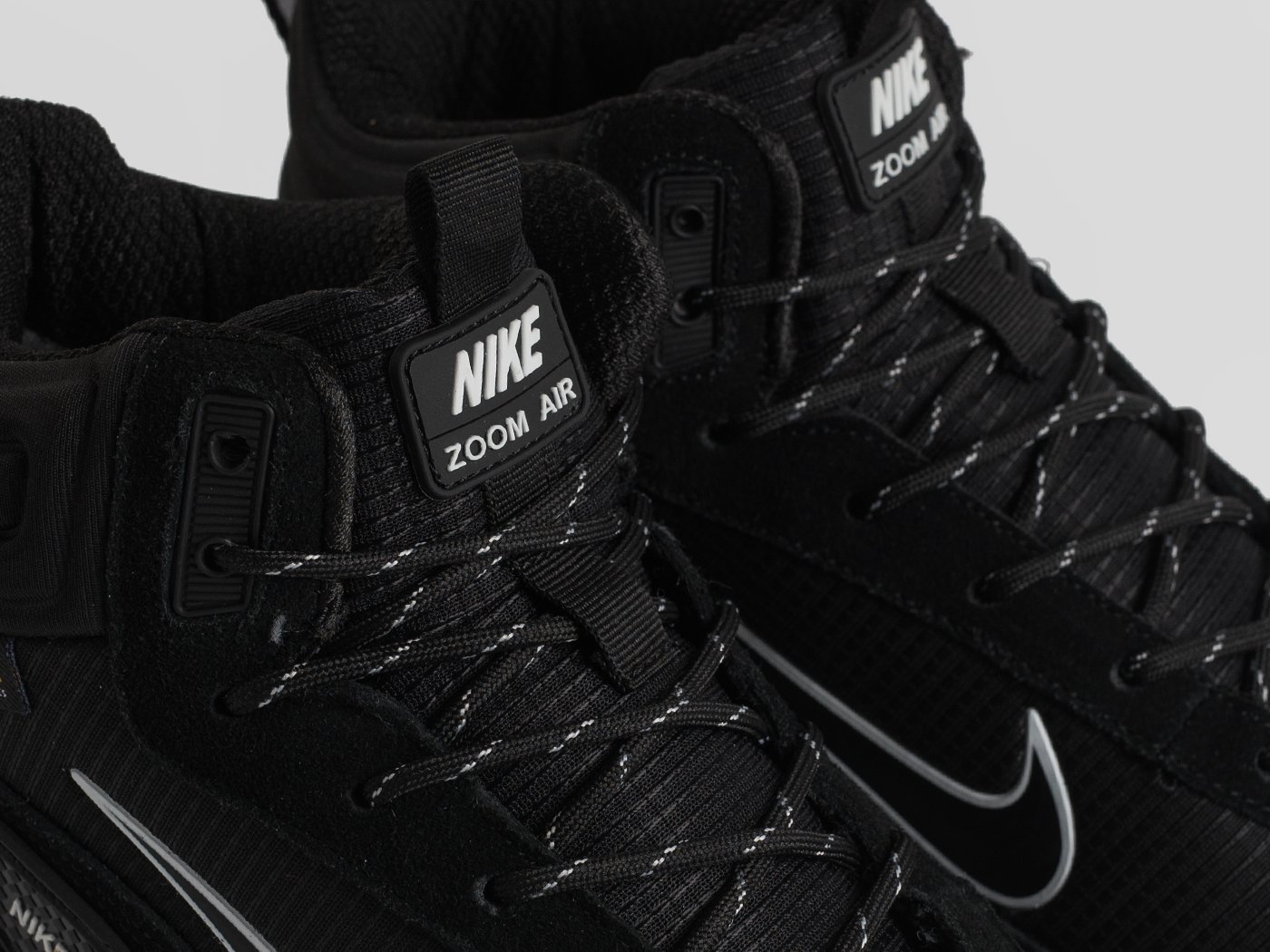 Зимние кроссовки Nike Rivah Mid