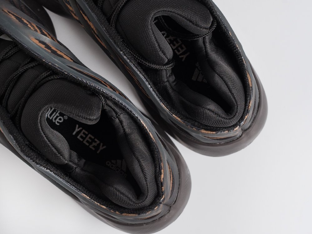 Кроссовки Adidas Yeezy Boost 700 v3