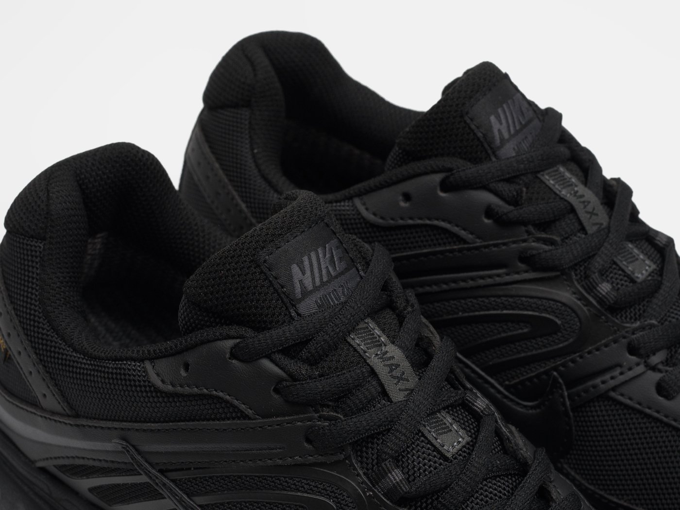 Кроссовки Nike