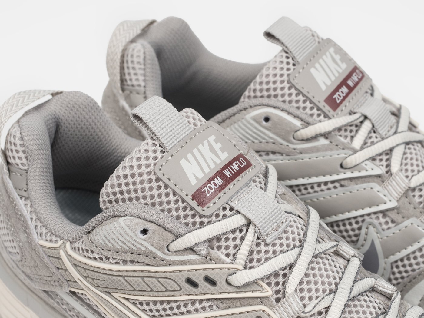 Кроссовки Nike V2K Run