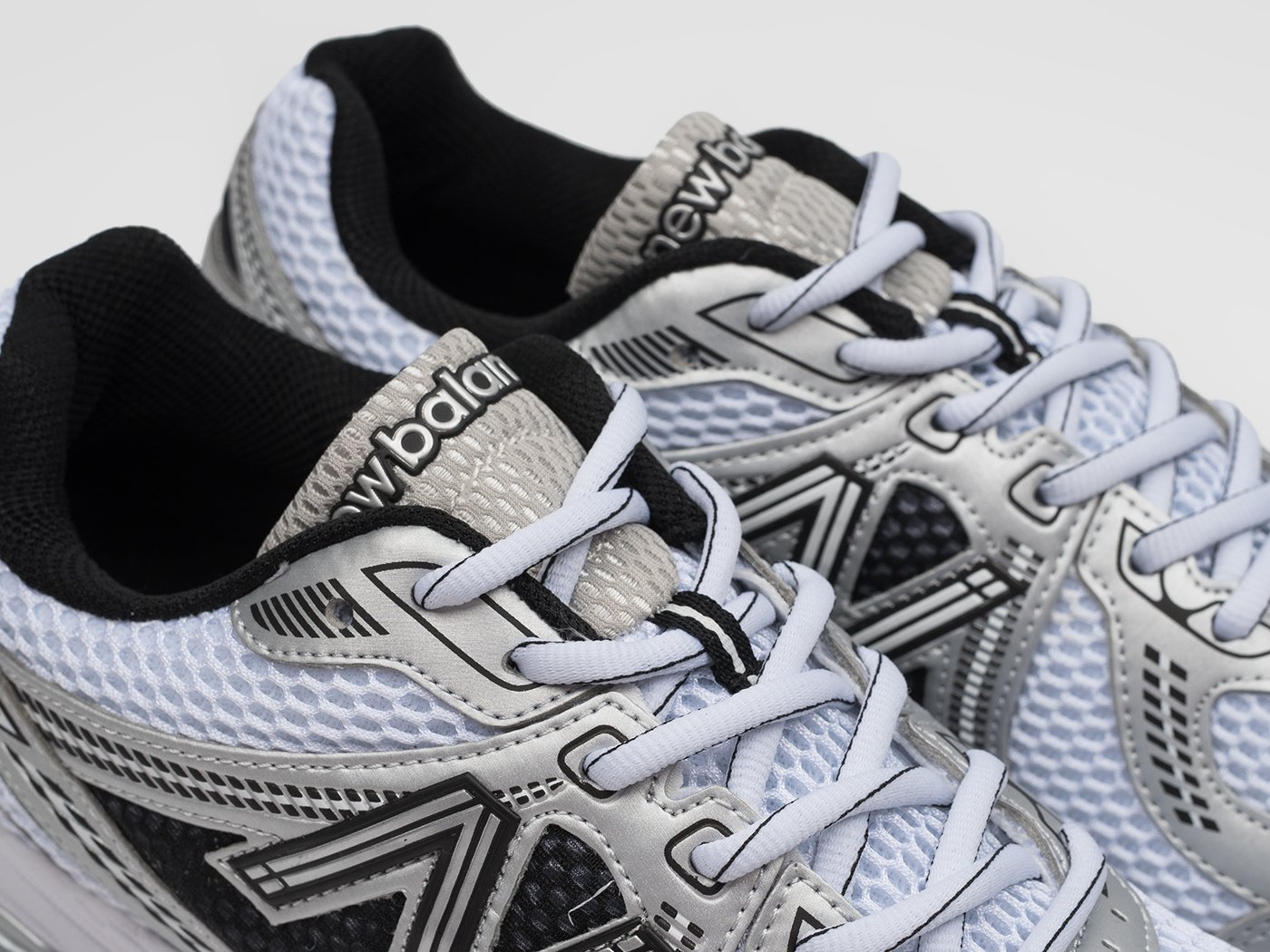 Кроссовки New Balance 860v2