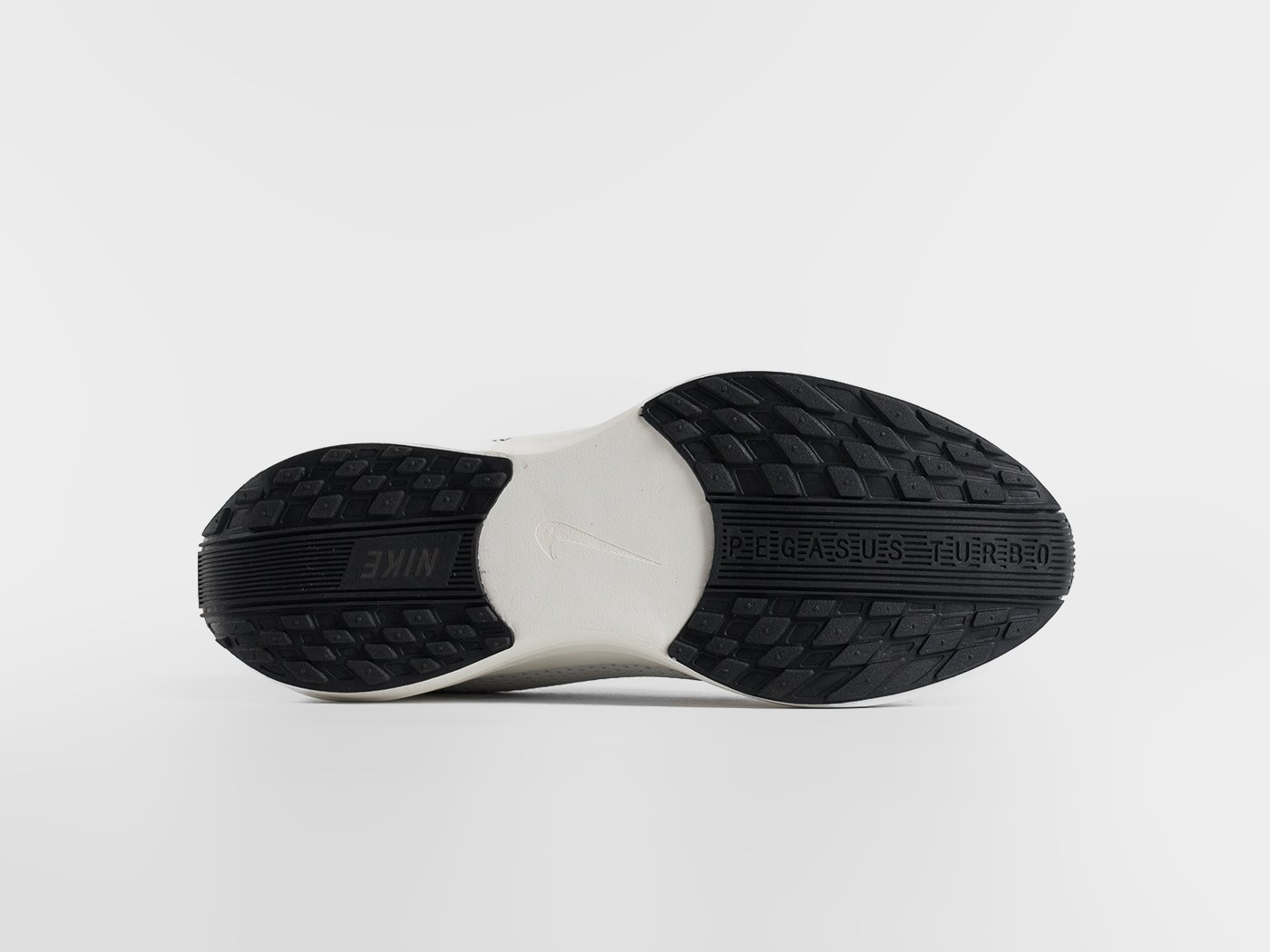 Кроссовки Nike Pegasus Plus