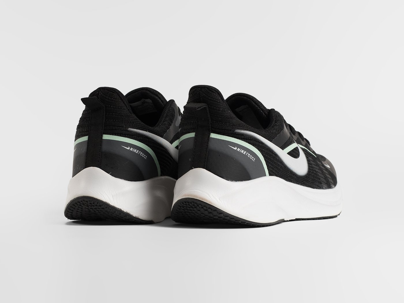 Кроссовки Nike