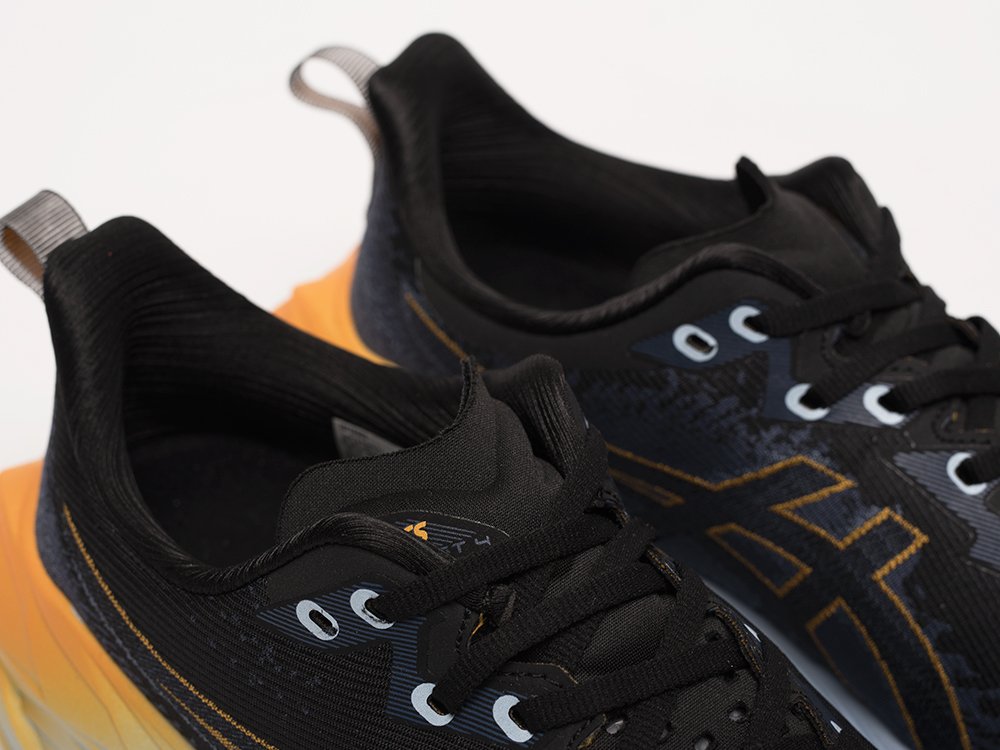 Кроссовки Asics Novablast 4