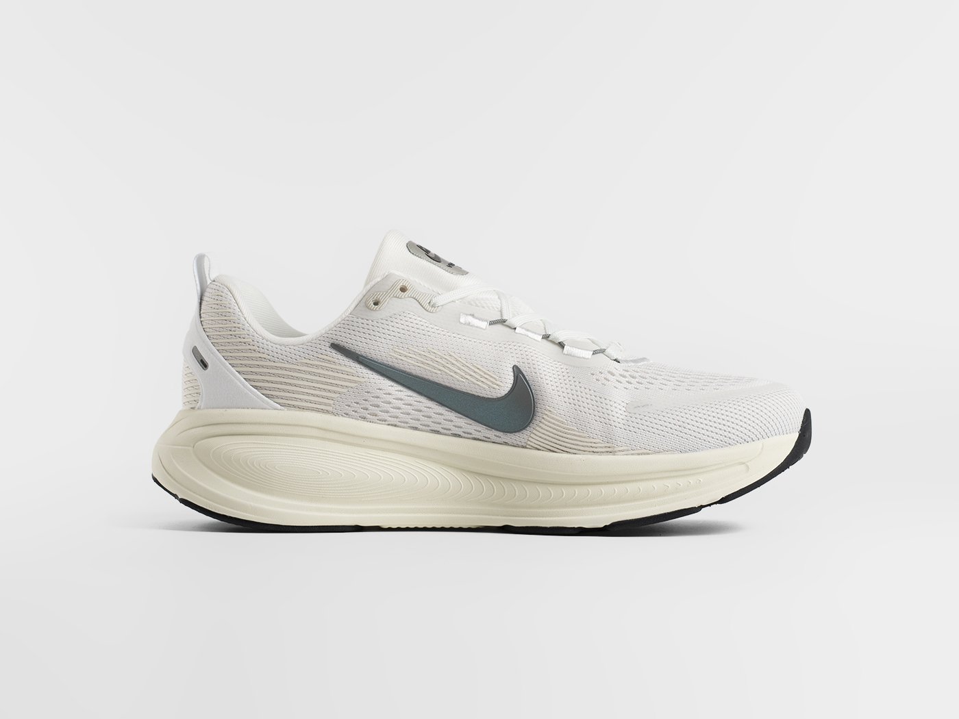 Кроссовки Nike Vomero 18