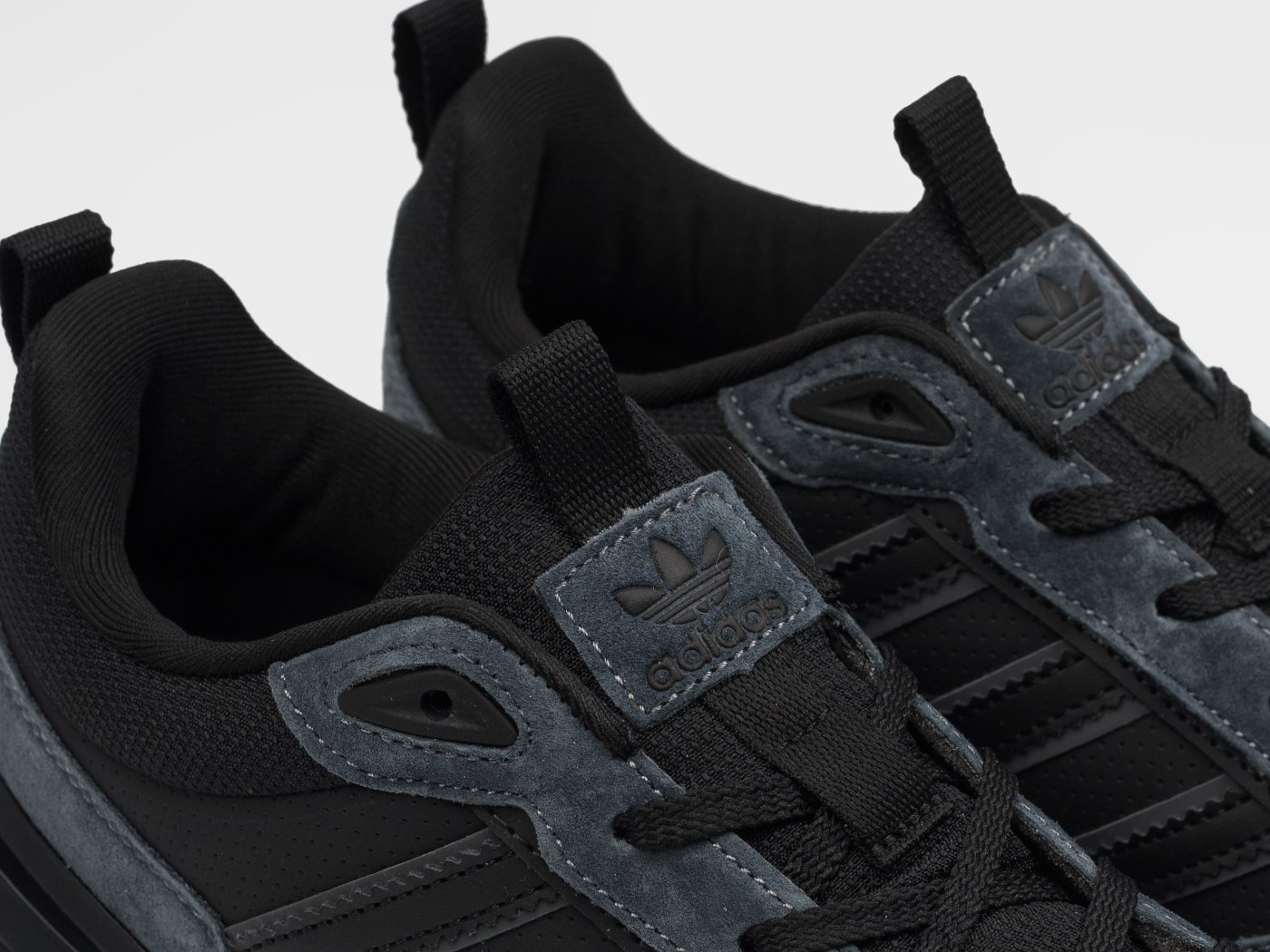 Кроссовки Adidas