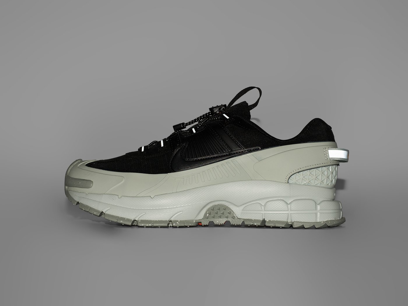 Кроссовки Nike Zoom Vomero 5 Roam