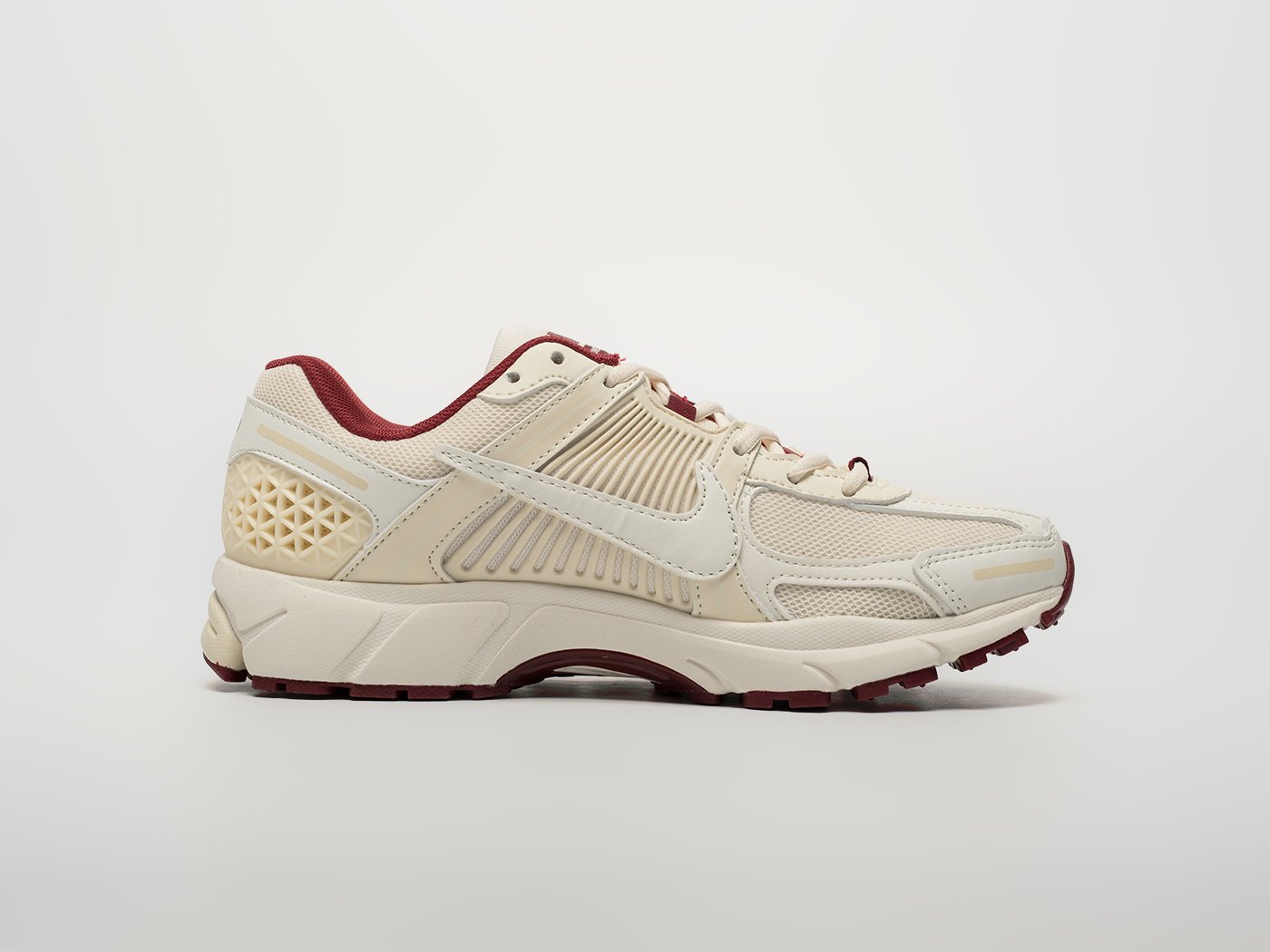 Кроссовки Nike Air Zoom Vomero 5
