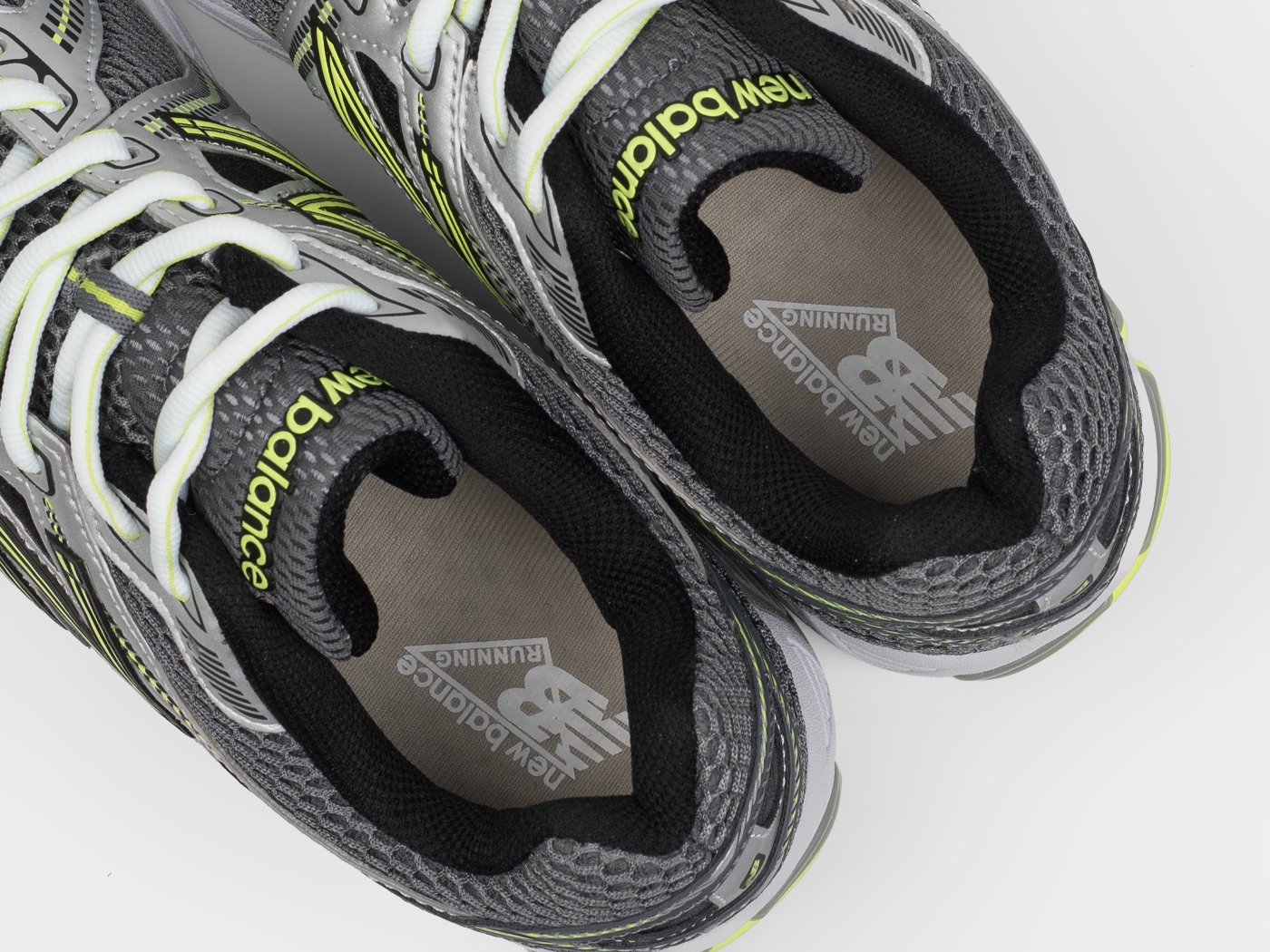 Кроссовки New Balance 860v2