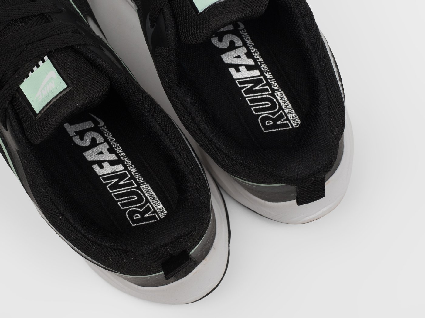 Кроссовки Nike