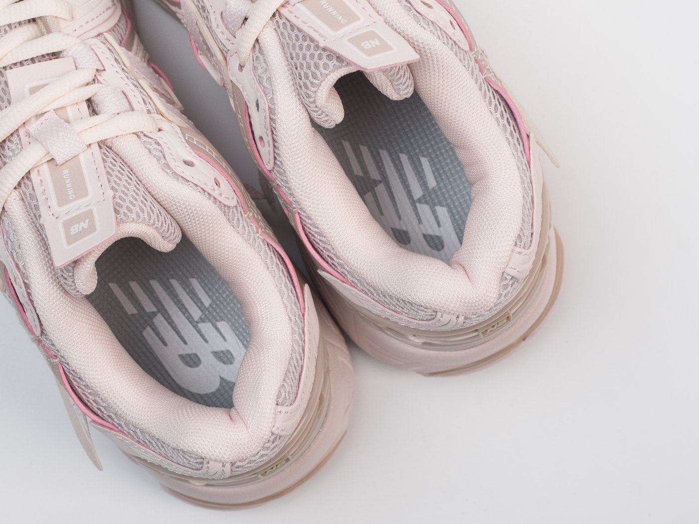 Кроссовки New Balance 1906R