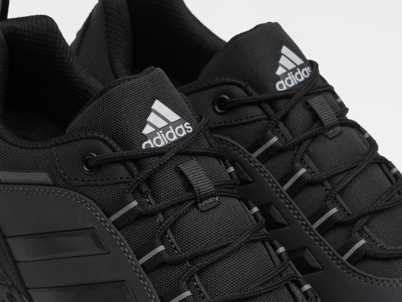 Кроссовки Adidas Climaproof