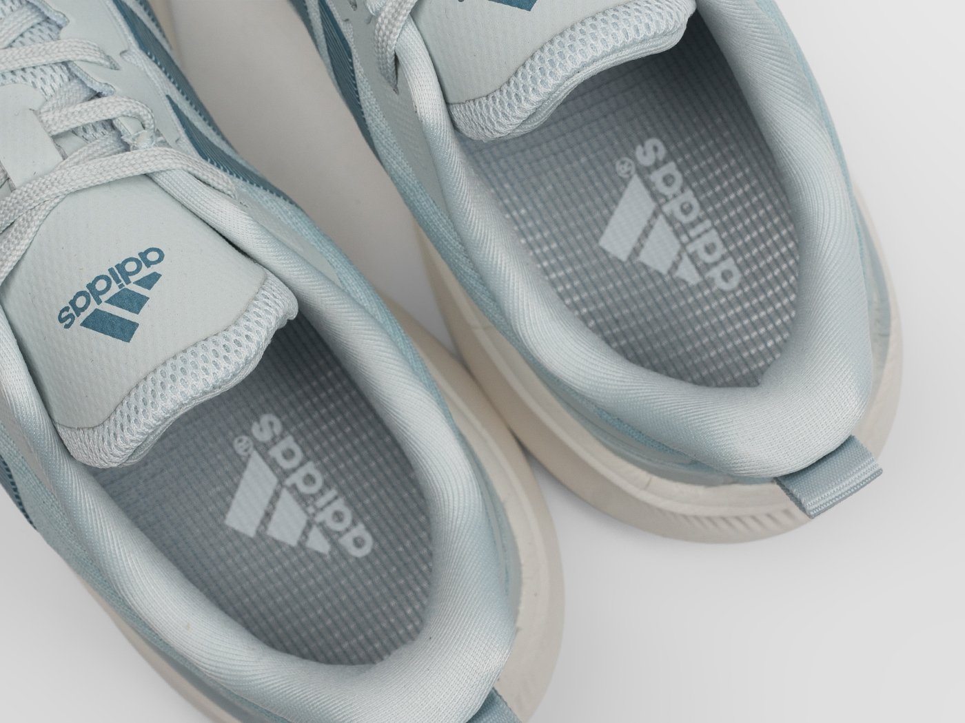 Кроссовки Adidas
