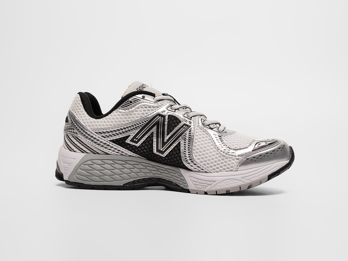 Кроссовки New Balance 860v2