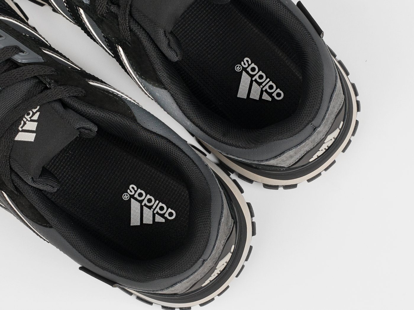 Кроссовки Adidas